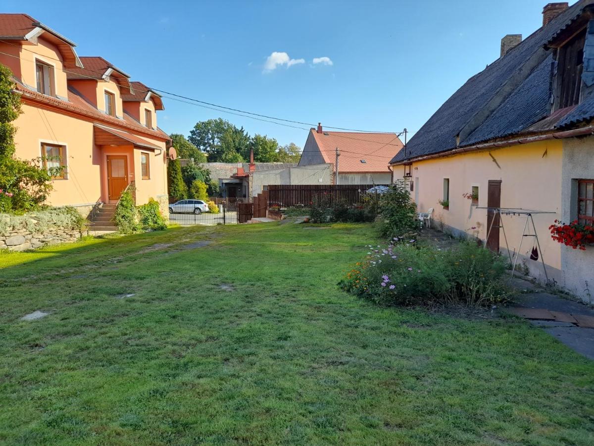 Ubytování u Machalů Leskovec Nad Moravici Exterior foto